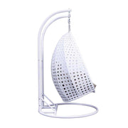 LeisureMod Silla Colgante Huevo para 2 Personas con Soporte - Columpio Hamaca Lounger de Ratán para Patio Exterior/Interior con Cojines