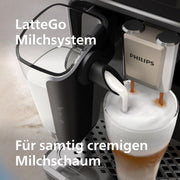 Cafetera superautomática PHILIPS Serie 5500 – Sistema de leche LatteGo, 20 especialidades de café frías y calientes, 40% más silenciosa con SilentBrew, QuickStart, negro y plata (EP5546/70)