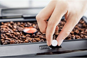 Cafetera espresso superautomática Krups Arabica Picto, boquilla de espuma de leche, función de 2 tazas, mando giratorio, limpieza fácil, cafetera, negra, EA810870