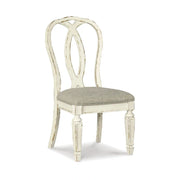 Paquete de comedor de 8 piezas Realyn en blanco/marrón de Signature Design by Ashley