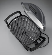 Barbacoa eléctrica Weber Q2400 con soporte y mesas laterales, superficie de cocción de 54 x 39 cm, portátil, parrilla de cocción de hierro fundido vitrificado dividida en 2 partes, tapa y cuerpo de aluminio fundido - Gris oscuro (55020879)