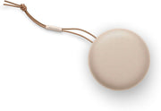 Bang & Olufsen Beosound A1 (2.ª gen.) – Altavoz Bluetooth portátil inalámbrico, resistente al agua IP67, sonido 360 grados, asistente de voz Alexa y manos libres, 18 horas de batería - Black Anthracite