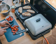 CADAC - 2 Cook 3 Turbo Deluxe y cúpula de parrilla universal - Barbacoa de gas de sobremesa con 2 quemadores y tapa de aluminio - Set de barbacoa para camping al aire libre con encendido piezoeléctrico y dispositivo de fallo de llama - 50mBar