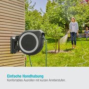 Caja portamanguera de pared Gardena RollUp L (blanco) 30 m exclusiva para Amazon: caja portamanguera giratoria, guía de manguera integrada, incluye 30 m de manguera de calidad Gardena, lanza de limpieza y pistola de riego (18627-38)