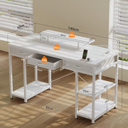 Escritorio para computadora Claiks con 3 cajones, escritorio de 140 x 60 cm con estante, mesa con 2 enchufes y 2 puertos de carga USB, mesa de oficina para PC para oficina en casa, sala de estar, blanco