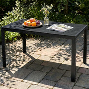 Mesa de jardín LIFERUN 110x70 cm con marco de aluminio - Mesa de balcón rectangular de WPC para 4-6 personas, mesa de terraza resistente a la intemperie y a los rayos UV, mesa de comedor exterior moderna con aspecto de madera, negro