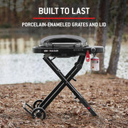 Barbacoa de gas Weber Traveler Compact con carro plegable y ruedas | Barbacoa portátil, parrillas de hierro fundido vitrificado, termómetro integrado en la tapa, quemador de 3,81 kW, 2065 cm² de superficie de cocción, negra