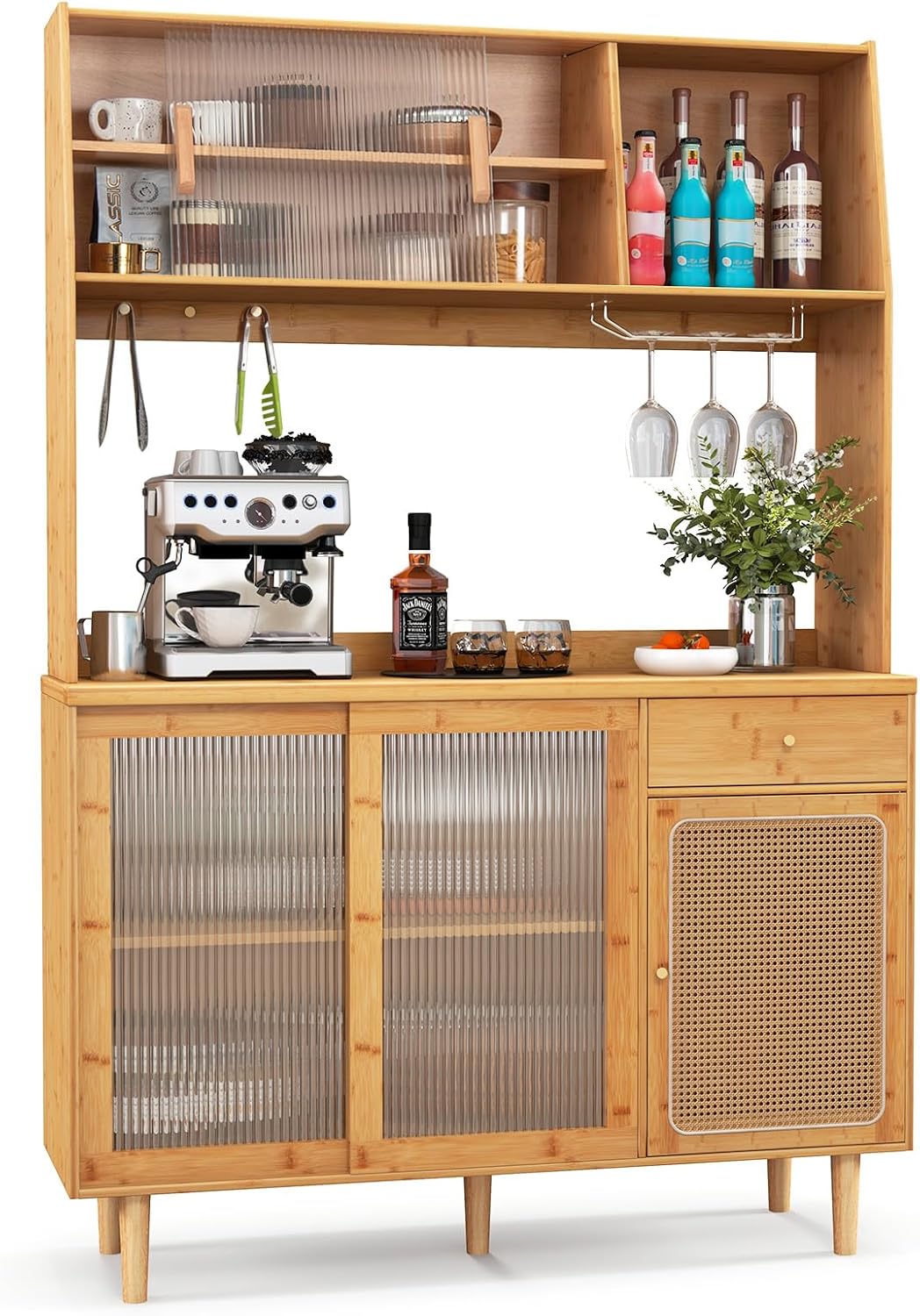 Aparador con alacena COSTWAY, armario de cocina de bambú, buffet de cocina con puerta corredera, puerta de ratán, ganchos, soporte para copas y cajón, armario despensa, vitrina estilo rústico, natural