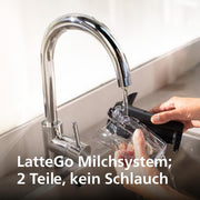Cafetera superautomática PHILIPS Serie 5500 – Sistema de leche LatteGo, 20 especialidades de café frías y calientes, 40% más silenciosa con SilentBrew, QuickStart, negro y plata (EP5546/70)