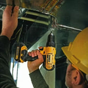 Kit combinado inalámbrico de iones de litio de 18V (28 herramientas)