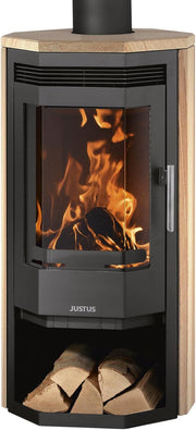 Justus Usedom 5 Estufa de leña acero negro con revestimiento de piedra arenisca 5,5 kW potencia nominal cristal prismático sistema de limpieza de cristal compartimento para leña diseño 1 tubo de humos 150 mm